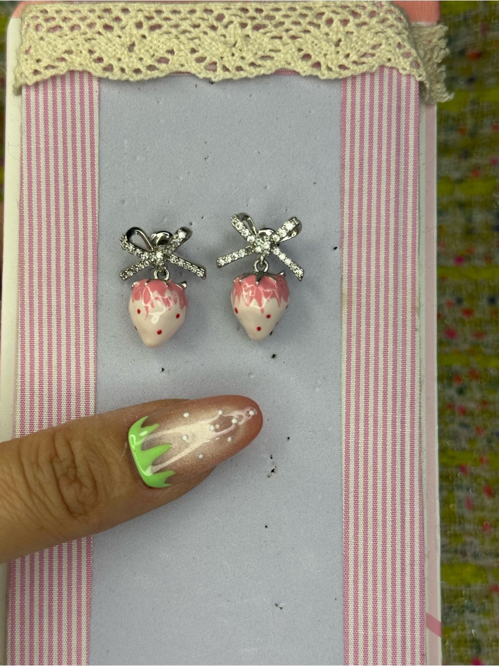 AA great Cute Pink Strawberry Bow Kids Earrings - Brand